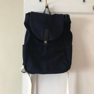 Everlane Modern Twill Single Snap Backpack in navy